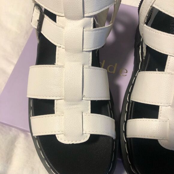 Madden Girl White Fisherman Sandals - Picture 4 of 7